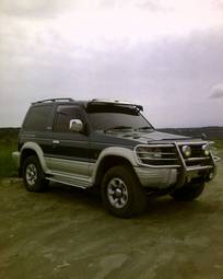 1994 Mitsubishi Pajero Pictures