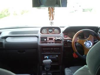 1994 Mitsubishi Pajero Photos