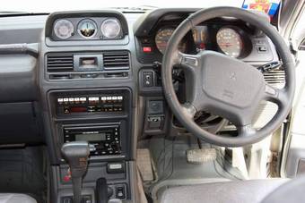 1994 Mitsubishi Pajero Photos