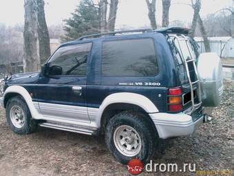 1994 Mitsubishi Pajero Pictures