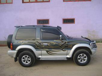 1994 Mitsubishi Pajero Photos