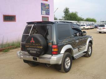 1994 Mitsubishi Pajero Photos