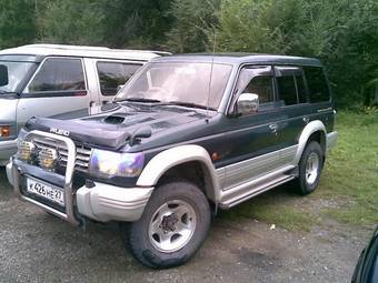 1994 Mitsubishi Pajero Pictures