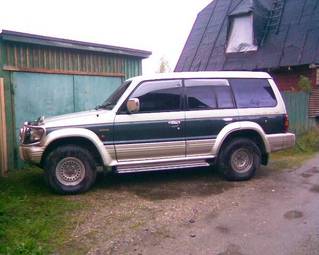 1994 Mitsubishi Pajero Photos