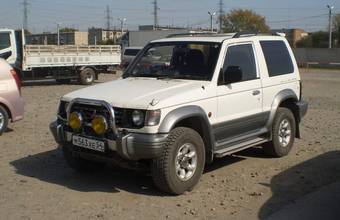 1994 Mitsubishi Pajero Photos