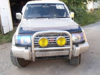 1994 Mitsubishi Pajero Pictures