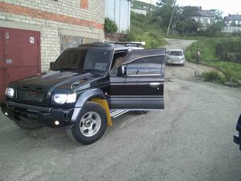 1994 Mitsubishi Pajero Photos