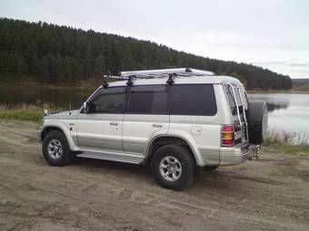 1994 Mitsubishi Pajero Photos