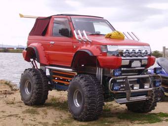 1994 Mitsubishi Pajero Photos