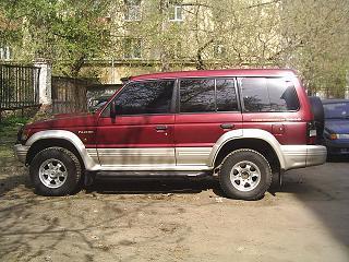 1995 Mitsubishi Pajero Pictures