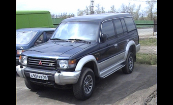 1995 Mitsubishi Pajero Photos