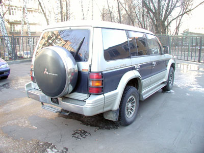 1995 Mitsubishi Pajero Photos