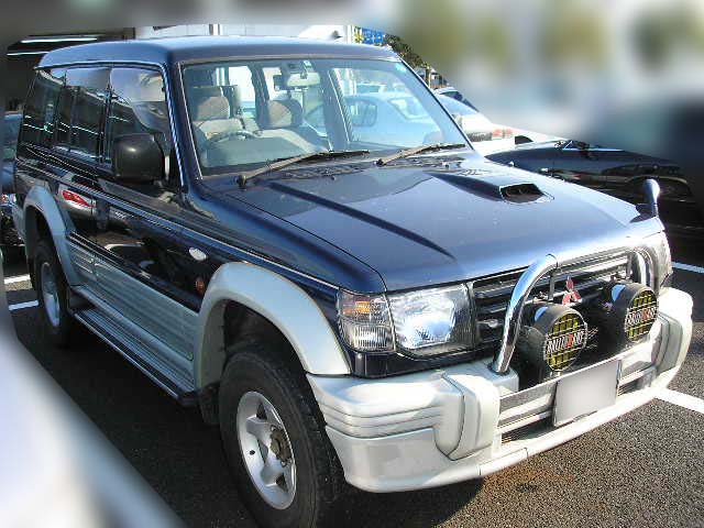 1995 Mitsubishi Pajero Photos