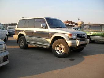 1995 Mitsubishi Pajero Images
