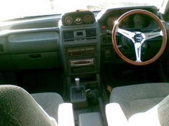 1995 Mitsubishi Pajero Pictures