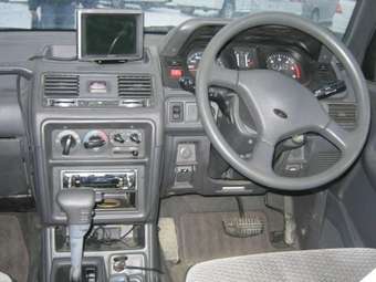 1995 Mitsubishi Pajero Pictures