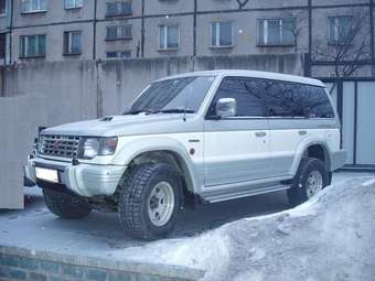 1995 Mitsubishi Pajero Pictures