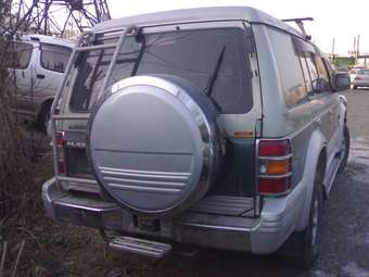 1995 Mitsubishi Pajero Pictures