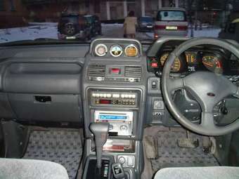 1995 Mitsubishi Pajero Pictures