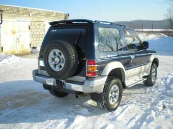 1995 Mitsubishi Pajero Pictures