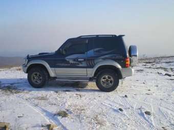 1995 Mitsubishi Pajero Photos