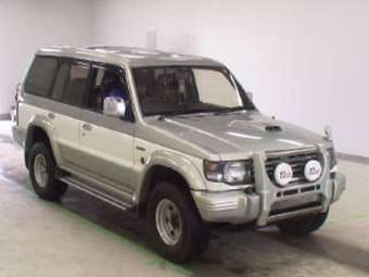 1995 Mitsubishi Pajero Images