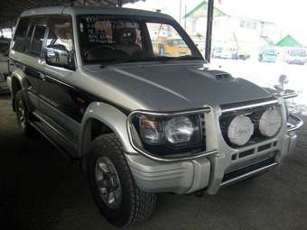 1995 Mitsubishi Pajero Photos