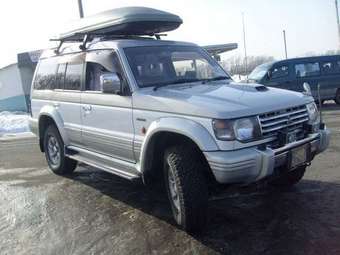 1995 Mitsubishi Pajero Pictures