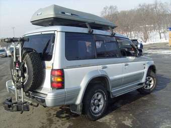 1995 Mitsubishi Pajero Pictures