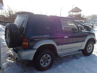 1995 Mitsubishi Pajero Images