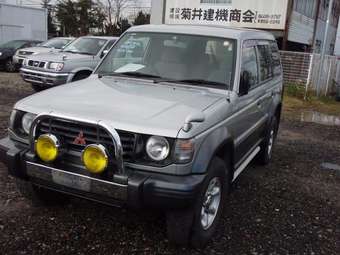 1995 Mitsubishi Pajero Images