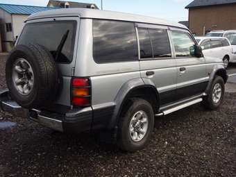 1995 Mitsubishi Pajero Pictures