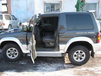 1995 Mitsubishi Pajero Photos