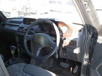 1995 Mitsubishi Pajero Pictures
