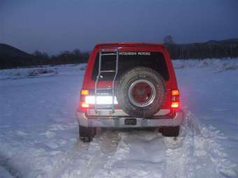 1995 Mitsubishi Pajero Pictures