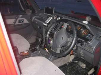 1995 Mitsubishi Pajero Pictures