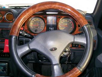 1995 Mitsubishi Pajero Pictures
