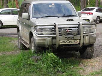 1995 Mitsubishi Pajero Photos