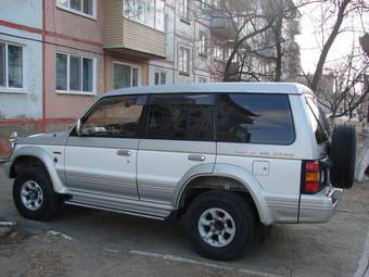 1995 Mitsubishi Pajero Pictures