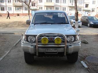 1995 Mitsubishi Pajero Photos