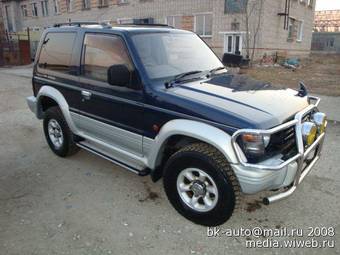 1995 Mitsubishi Pajero Pictures