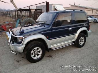 1995 Mitsubishi Pajero Photos