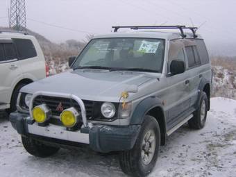 1995 Mitsubishi Pajero Pictures