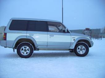 1995 Mitsubishi Pajero Pics