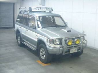 1995 Mitsubishi Pajero Pictures