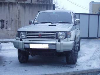 1995 Mitsubishi Pajero Images