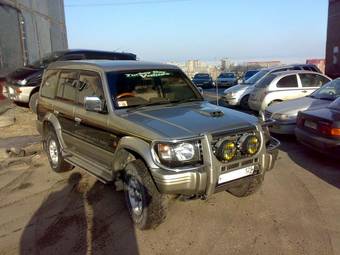 1995 Mitsubishi Pajero Pictures