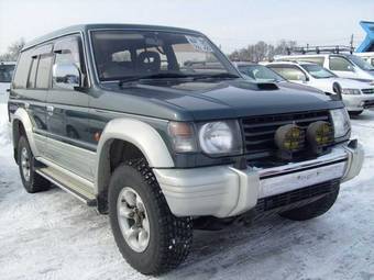 1995 Mitsubishi Pajero Photos