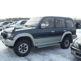 1995 Mitsubishi Pajero Pictures