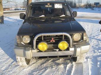 1995 Mitsubishi Pajero Images
